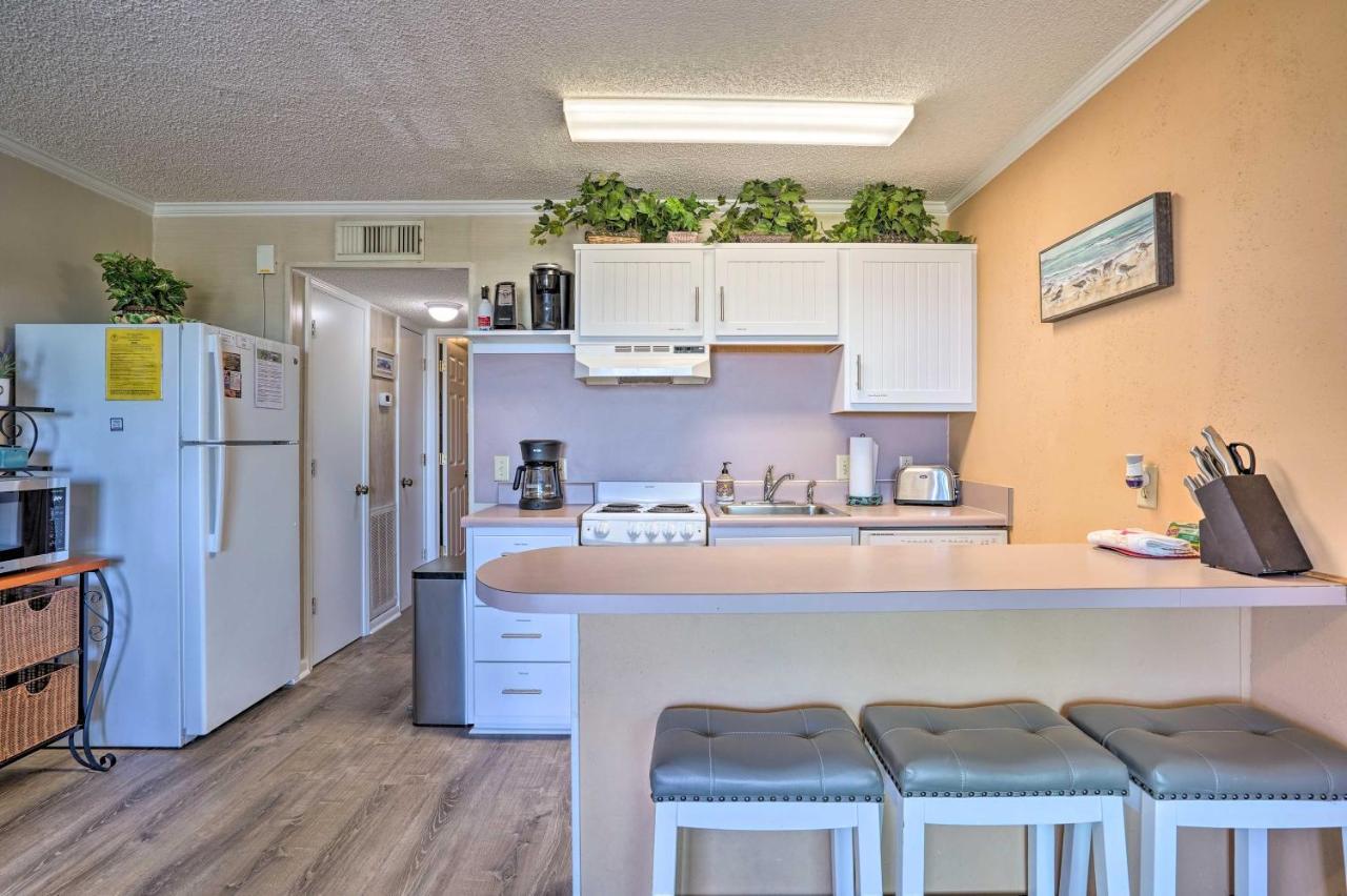 Isle Of Palms Beachfront Condo With Balcony And Pool! Kültér fotó