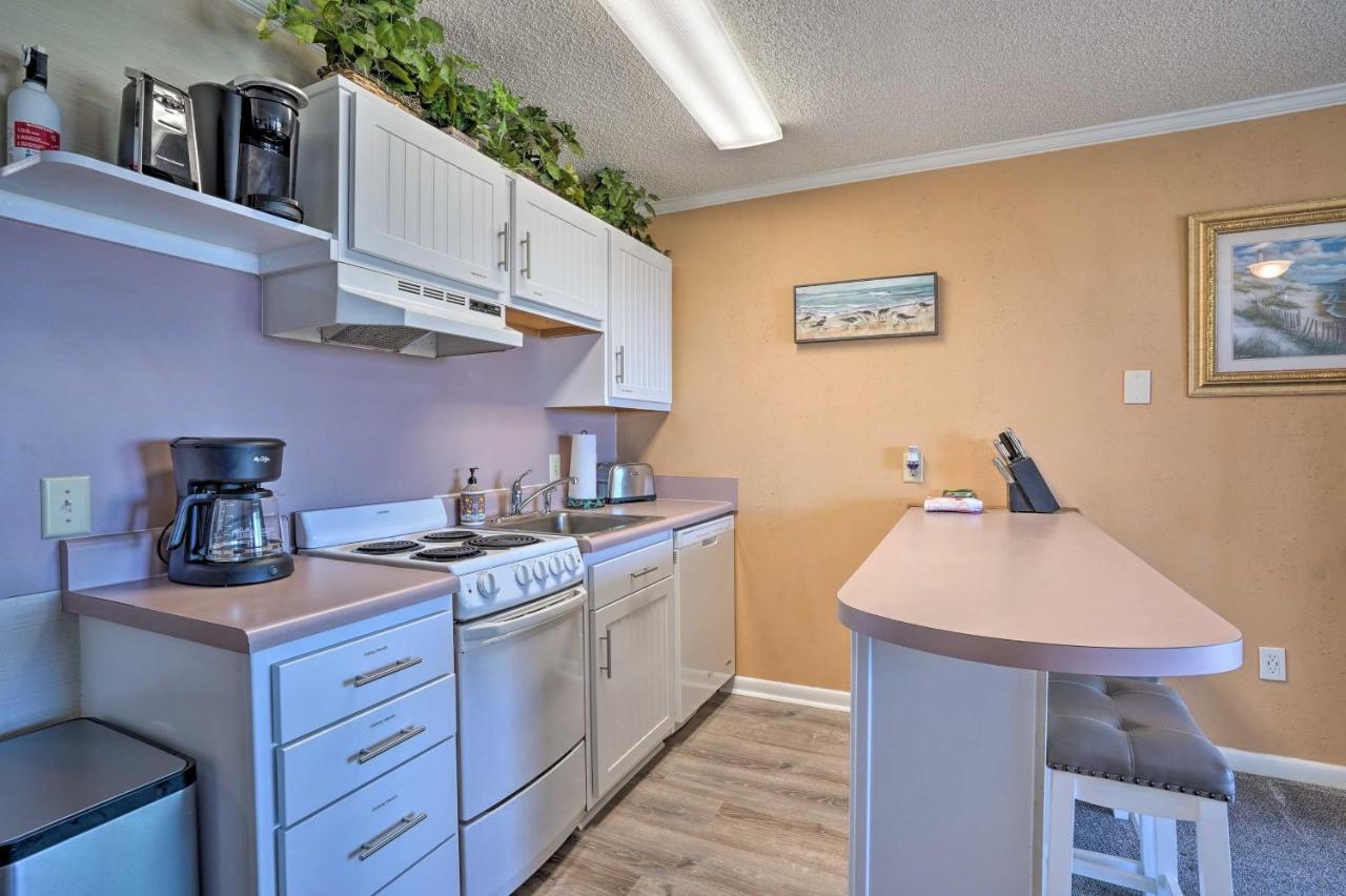Isle Of Palms Beachfront Condo With Balcony And Pool! Kültér fotó