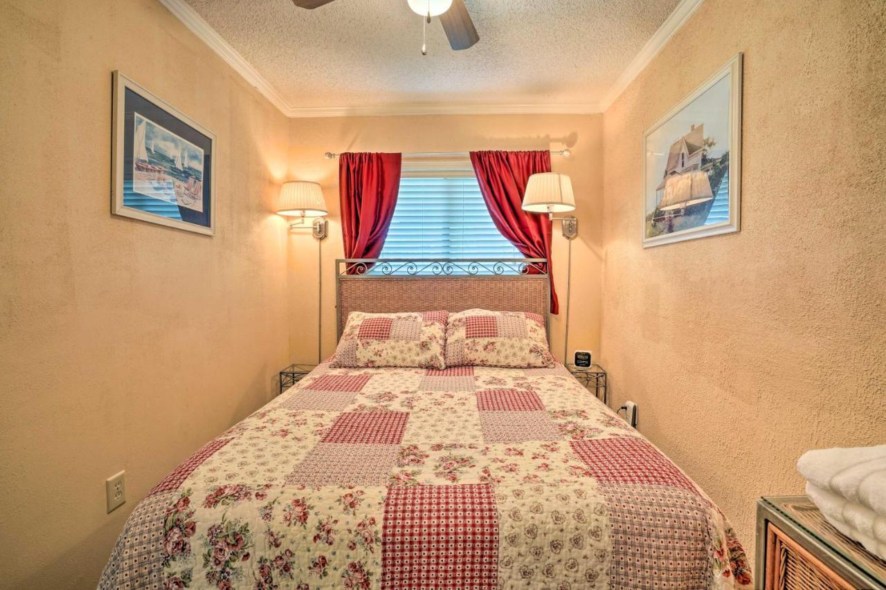 Isle Of Palms Beachfront Condo With Balcony And Pool! Kültér fotó